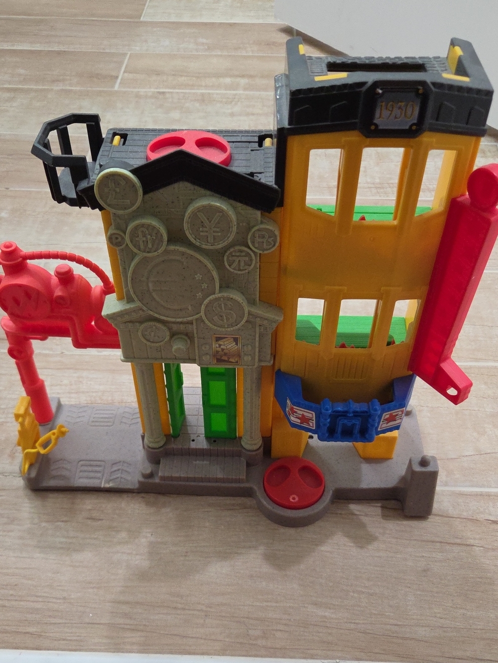 Fisher price imaginext. Rescue City Center Bank And Fire Station.